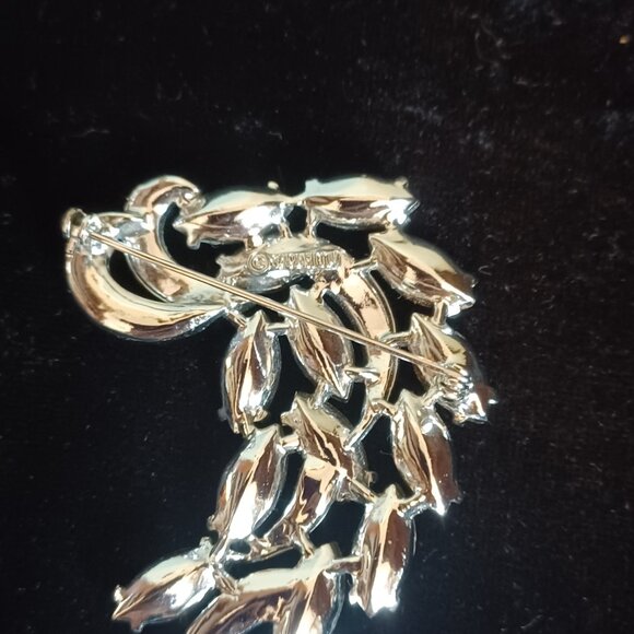 Vtg SIGNED Sarah Coventry Vienna Nights Black Navette Rhinestone Spray Brooch - Picture 2 of 5